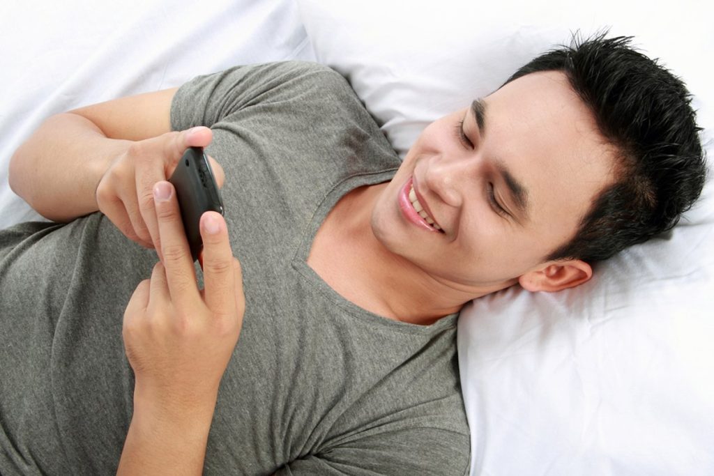 Co to v psychologii znamená, když někdo píše text na mobilním telefonu pouze jedním prstem?