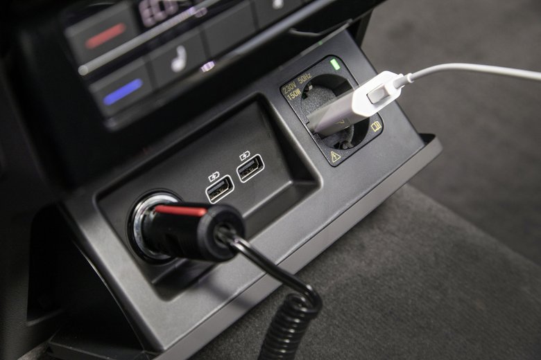 Čtyři způsoby, jak využít USB port v autě pro maximálně efektivní práci vašich zařízení